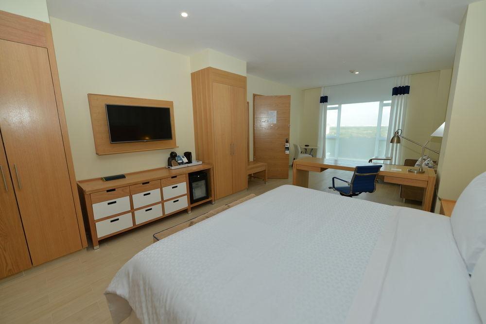 Four Points By Sheraton Cancun Centro Екстериор снимка