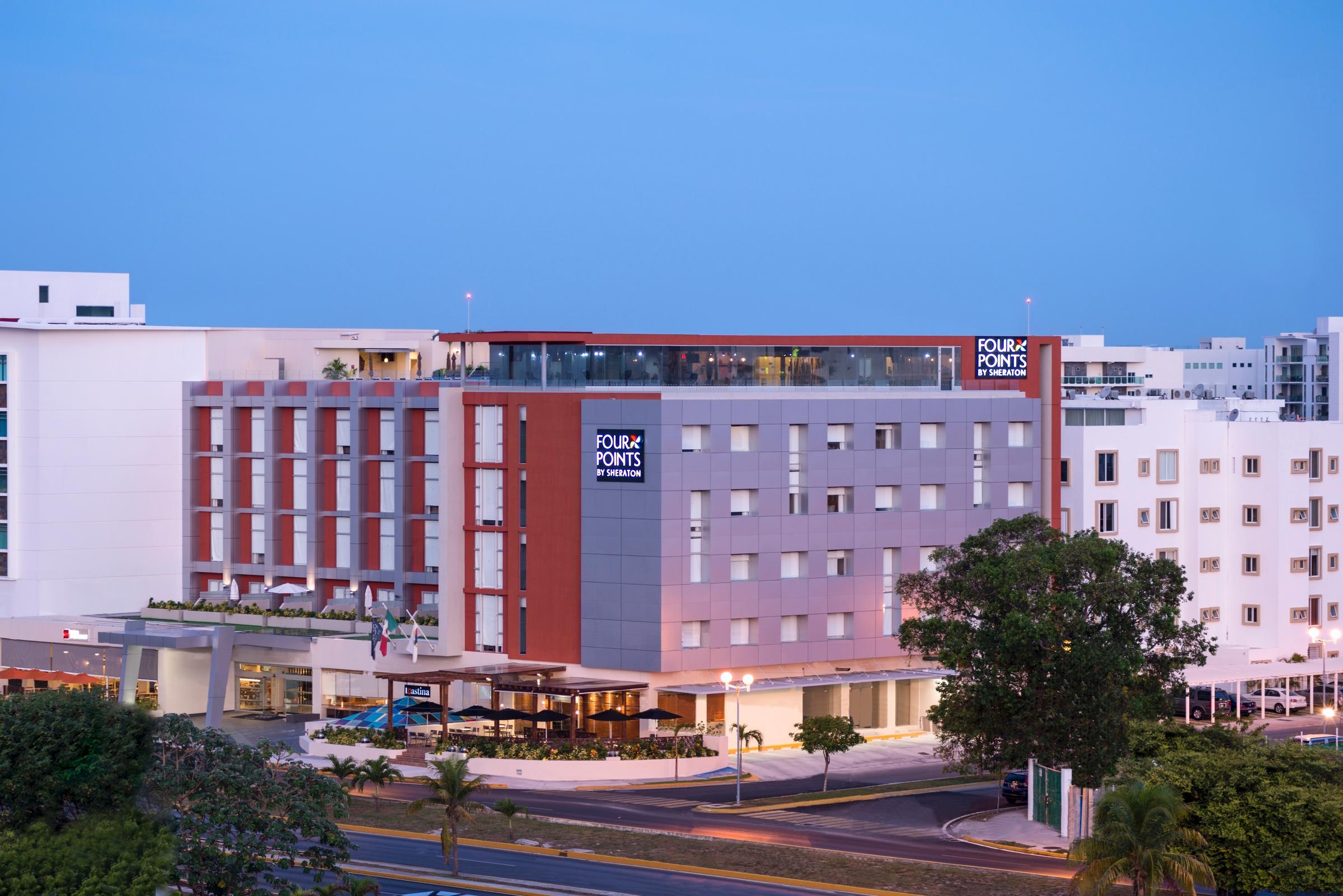 Four Points By Sheraton Cancun Centro Екстериор снимка