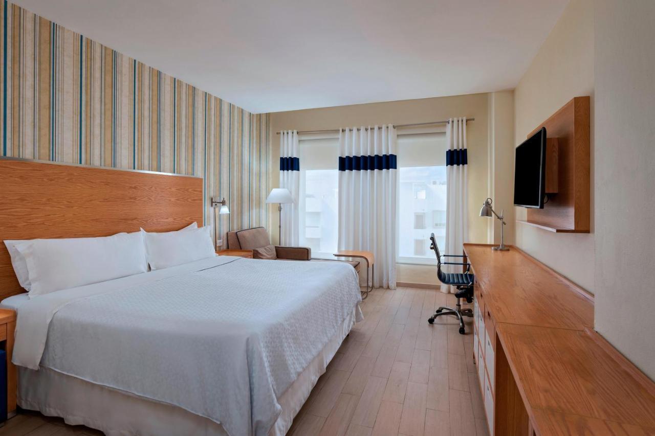 Four Points By Sheraton Cancun Centro Екстериор снимка