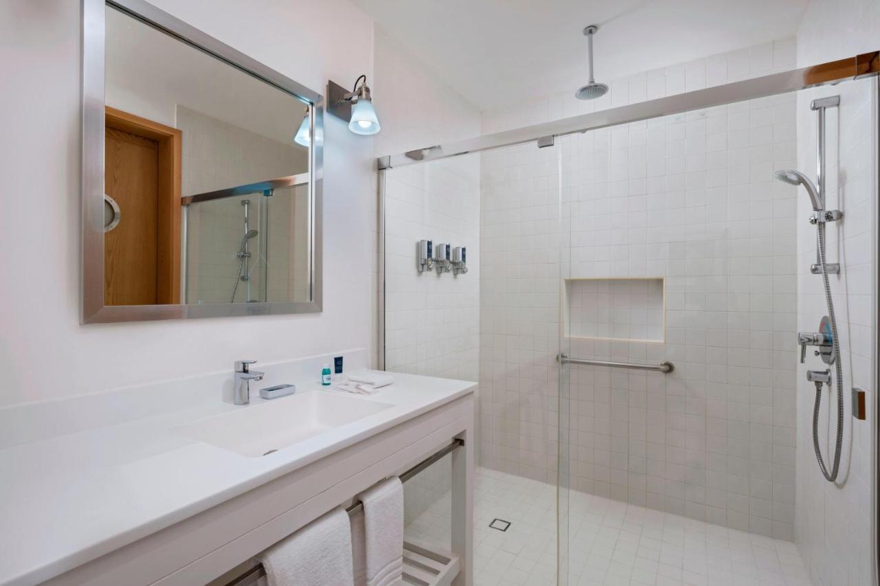 Four Points By Sheraton Cancun Centro Екстериор снимка