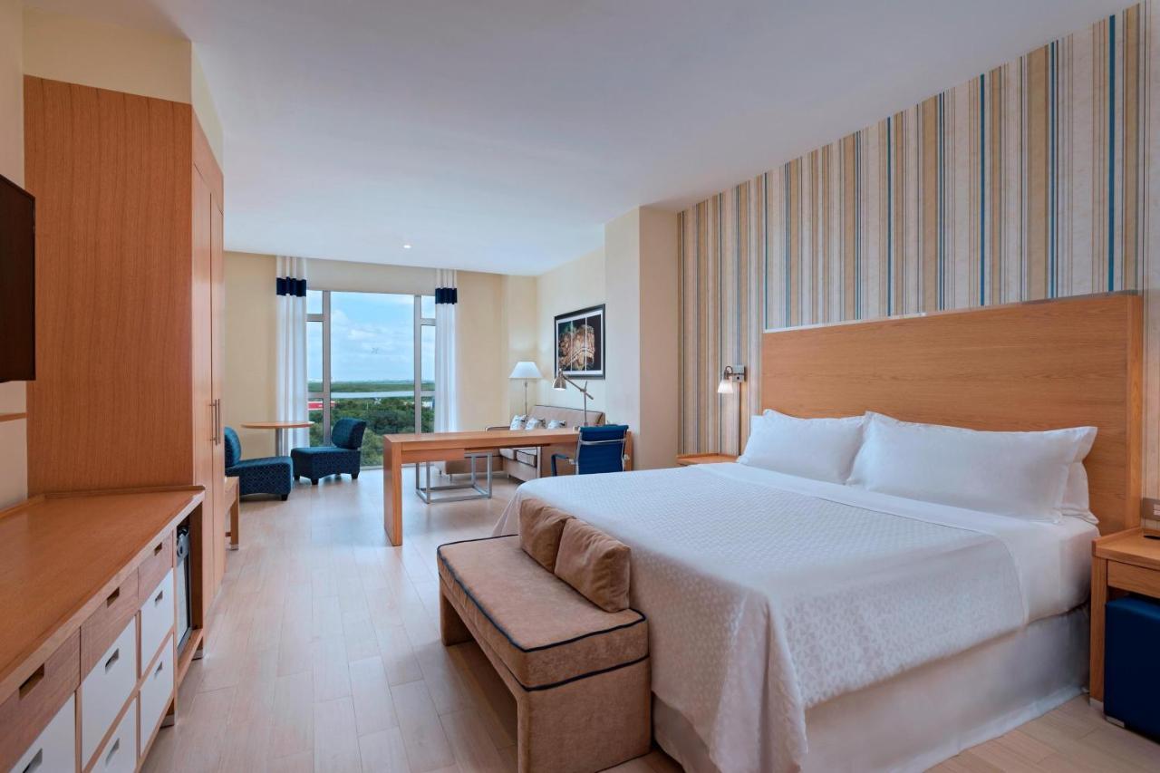 Four Points By Sheraton Cancun Centro Екстериор снимка