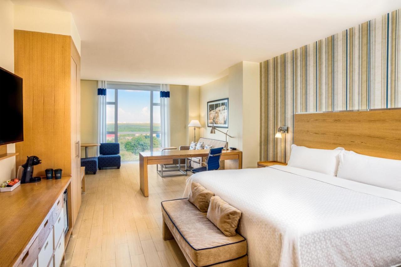 Four Points By Sheraton Cancun Centro Екстериор снимка