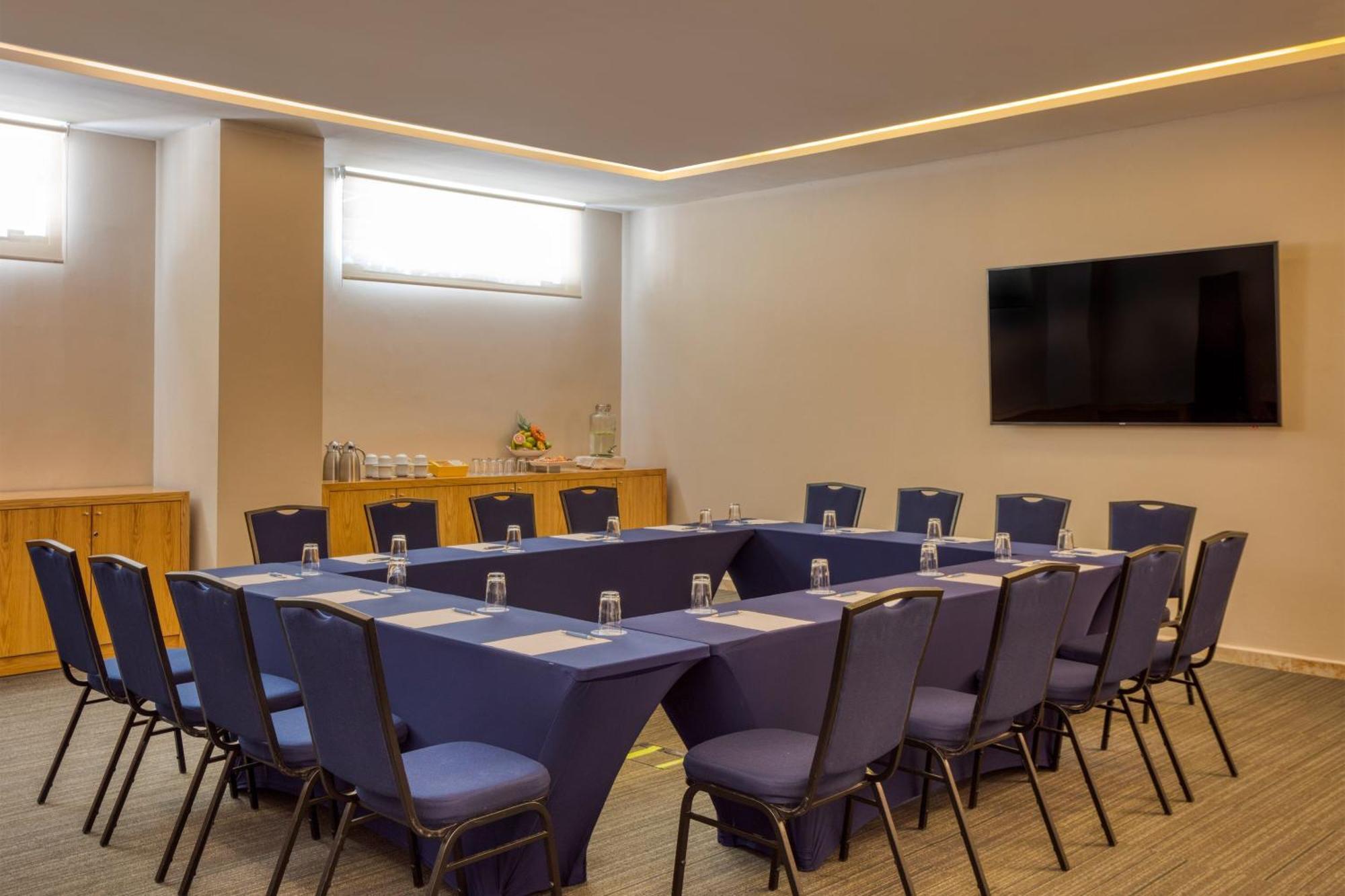 Four Points By Sheraton Cancun Centro Екстериор снимка