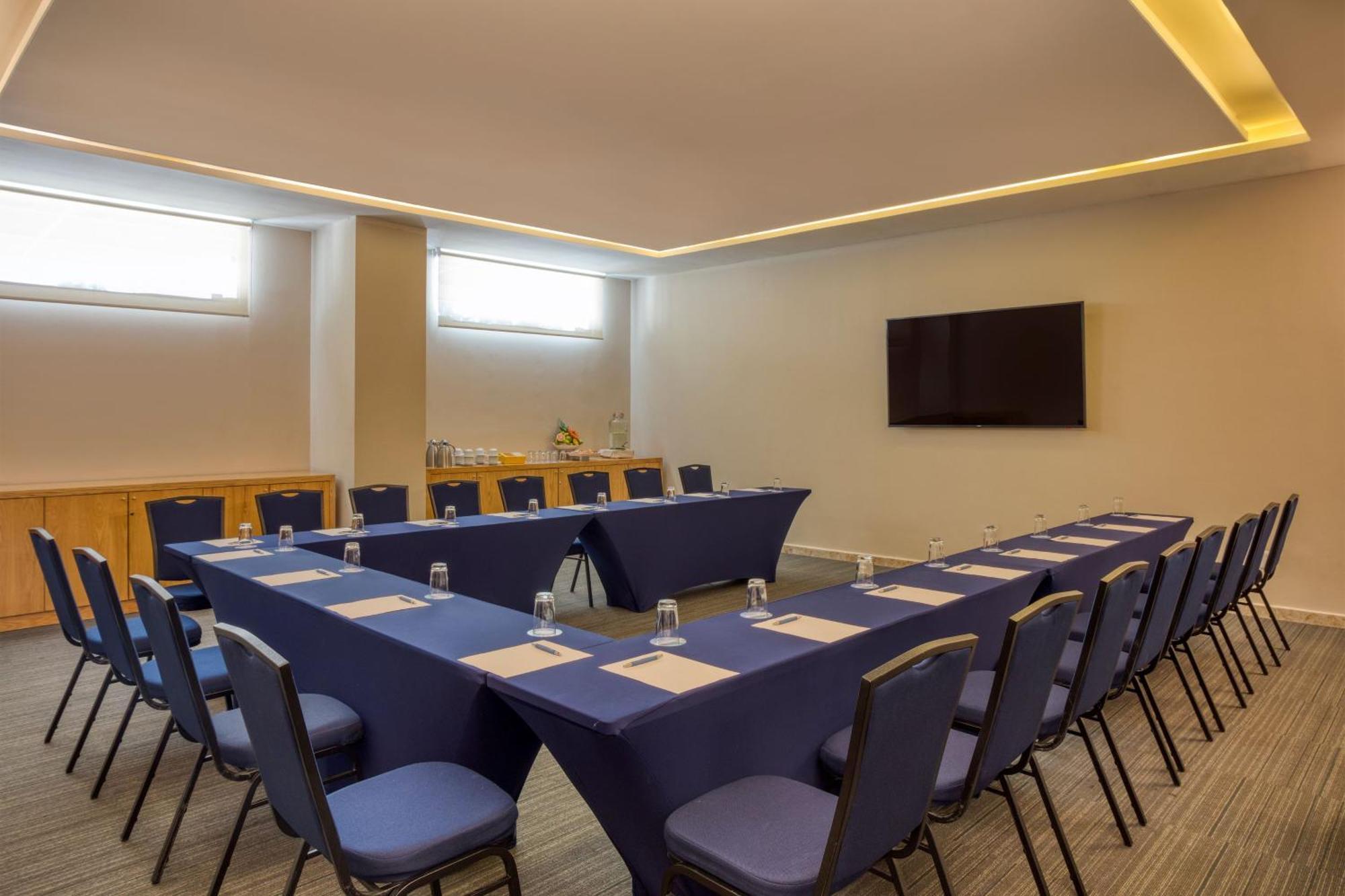 Four Points By Sheraton Cancun Centro Екстериор снимка