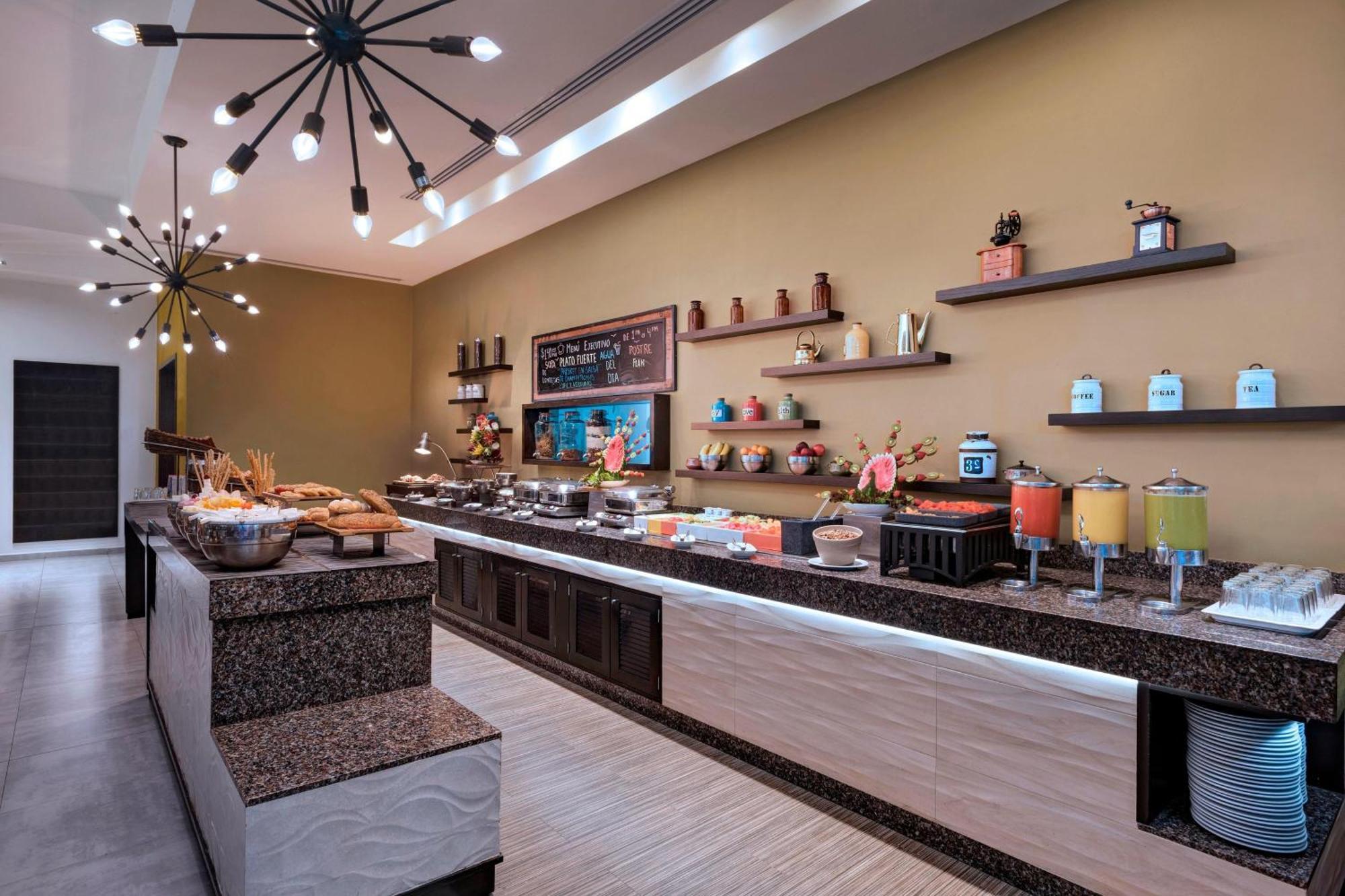 Four Points By Sheraton Cancun Centro Екстериор снимка