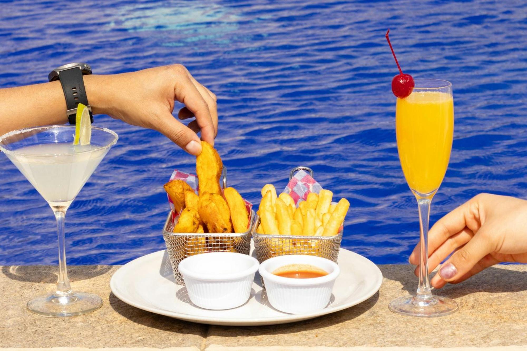 Four Points By Sheraton Cancun Centro Екстериор снимка